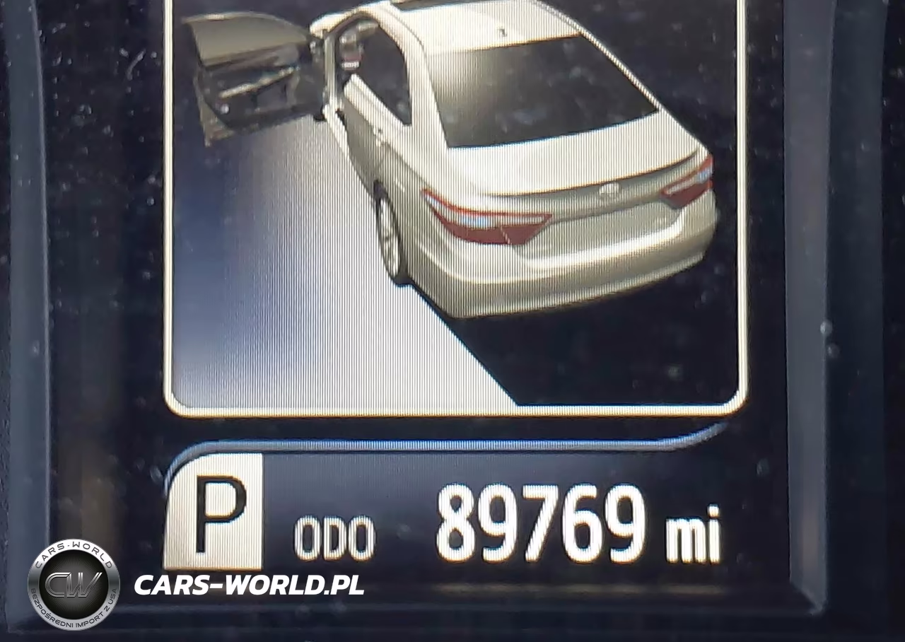 2016 Toyota Camry Le VIN:4T1BF1FK1GU596921 - 15