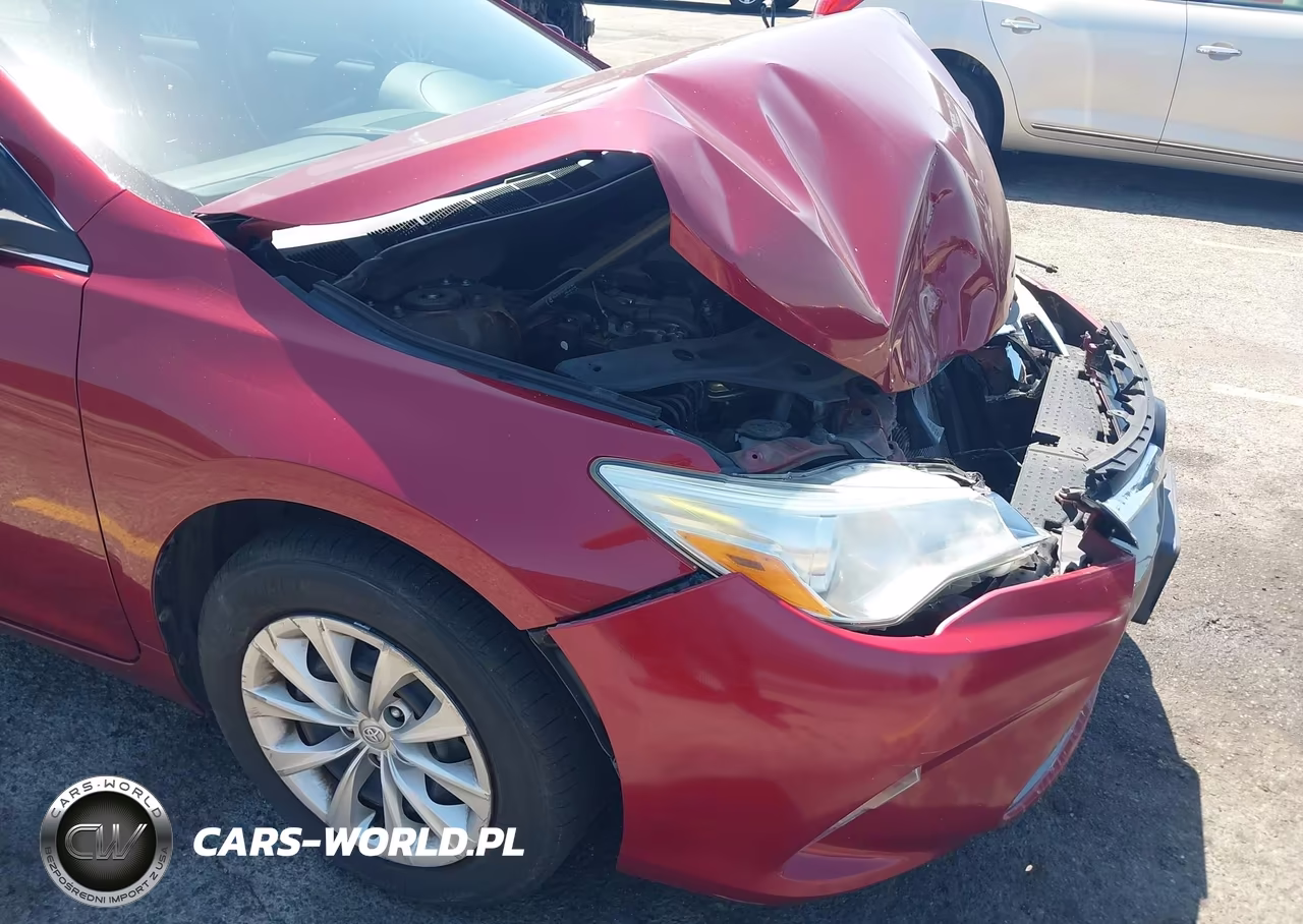 2016 Toyota Camry Le VIN:4T1BF1FK1GU596921 - 17