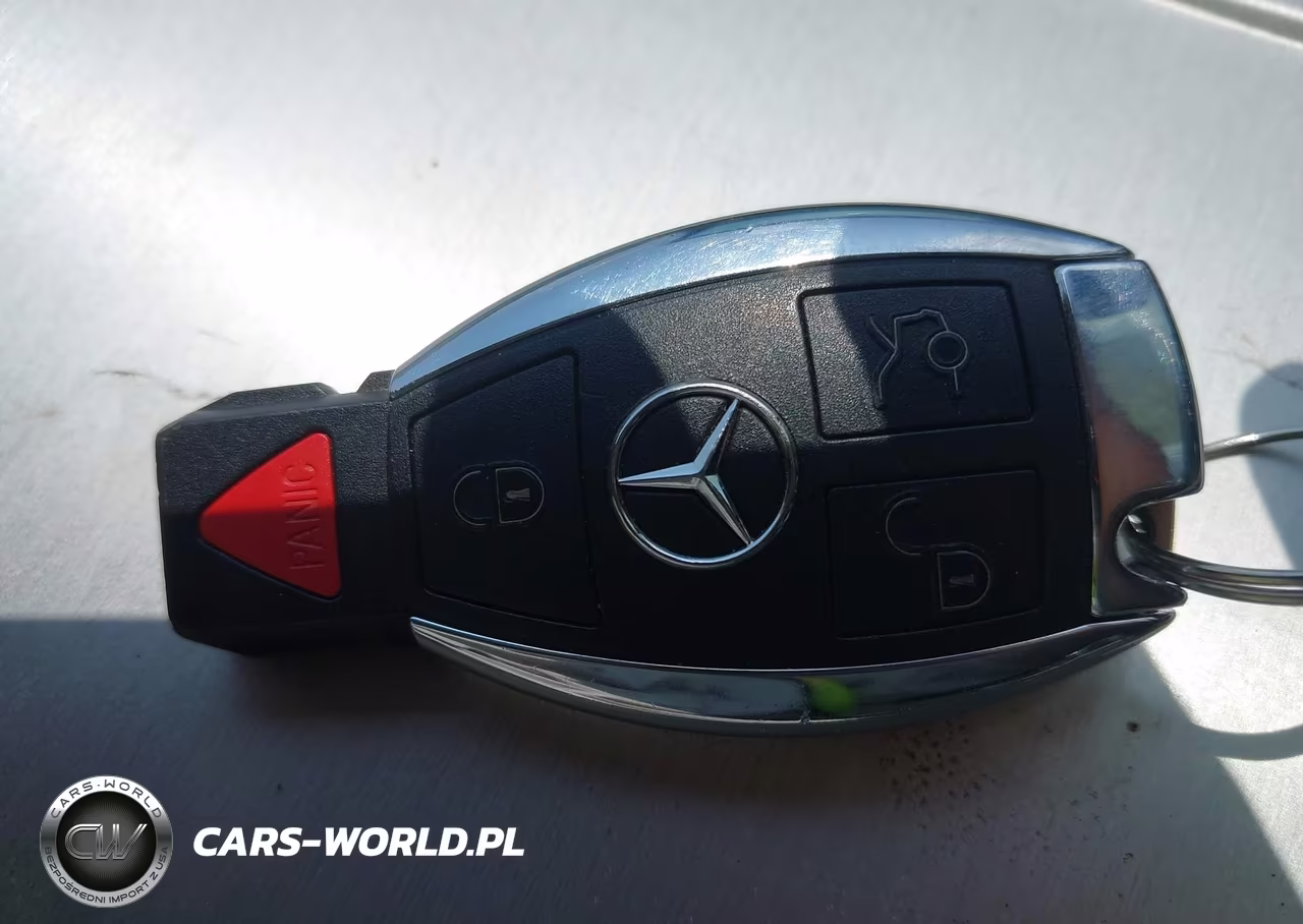 2018 Mercedes-Benz C 300 VIN:55SWF4JB8JU273608 - 11