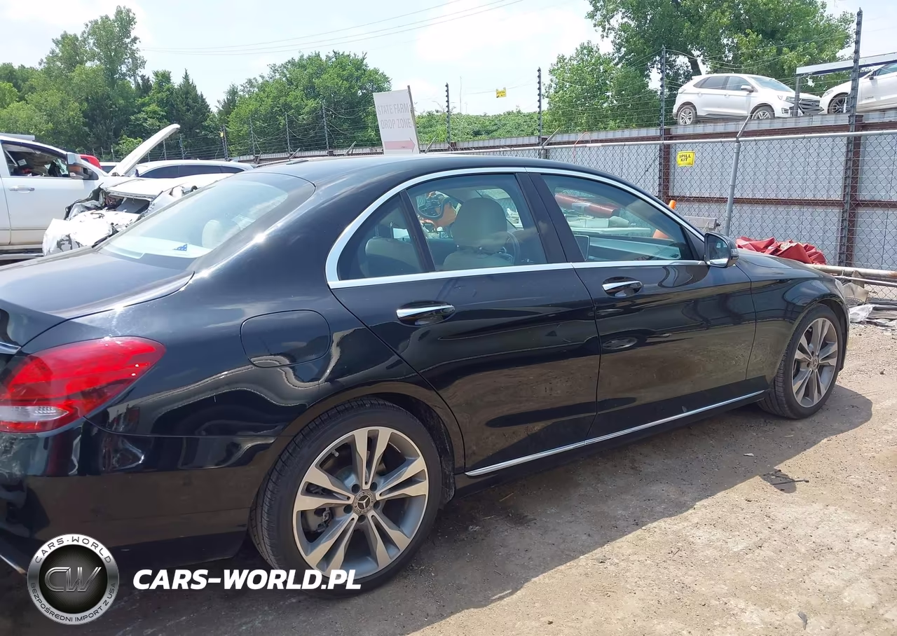 2018 Mercedes-Benz C 300 VIN:55SWF4JB8JU273608 - 13