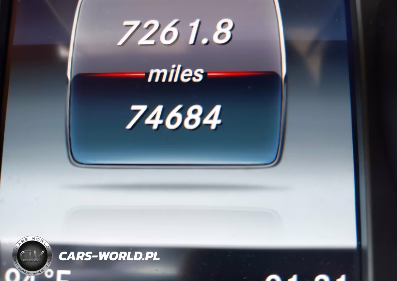 2018 Mercedes-Benz C 300 VIN:55SWF4JB8JU273608 - 15