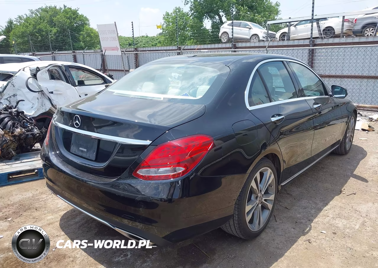 2018 Mercedes-Benz C 300 VIN:55SWF4JB8JU273608 - 4