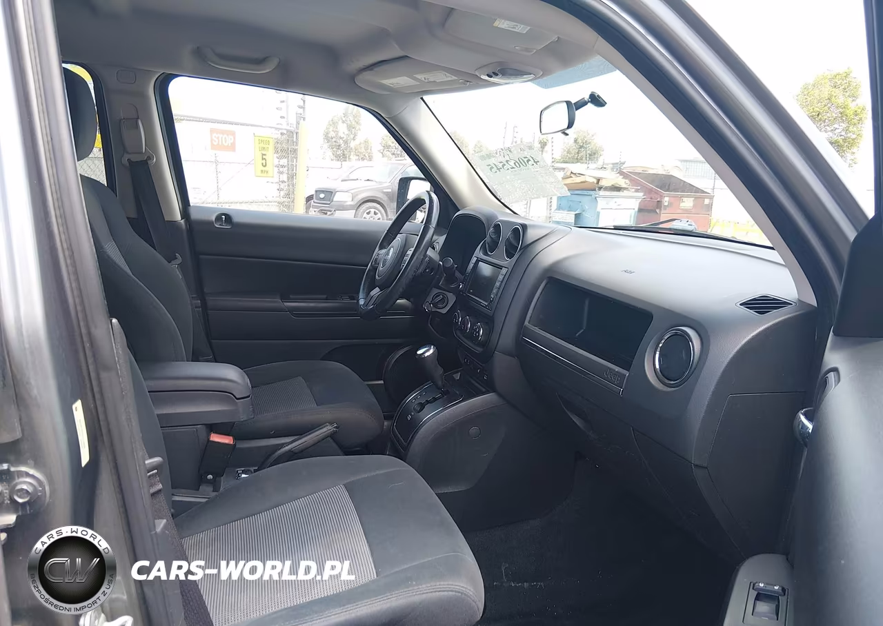 2012 Jeep Patriot Latitude VIN:1C4NJRFB1CD717620 - 5