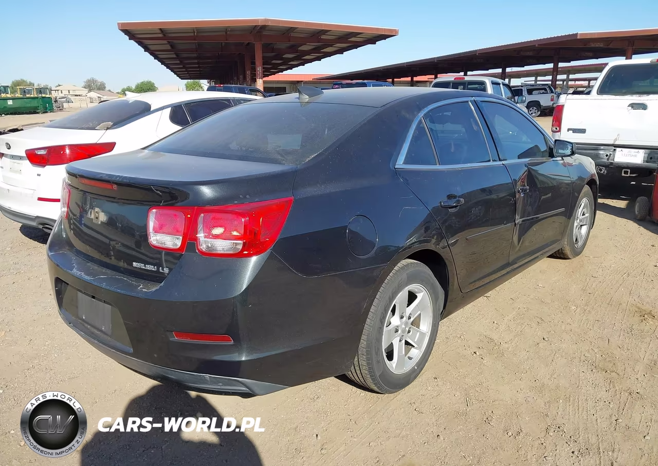 2015 Chevrolet Malibu Ls VIN:1G11B5SL1FF220670 - 4