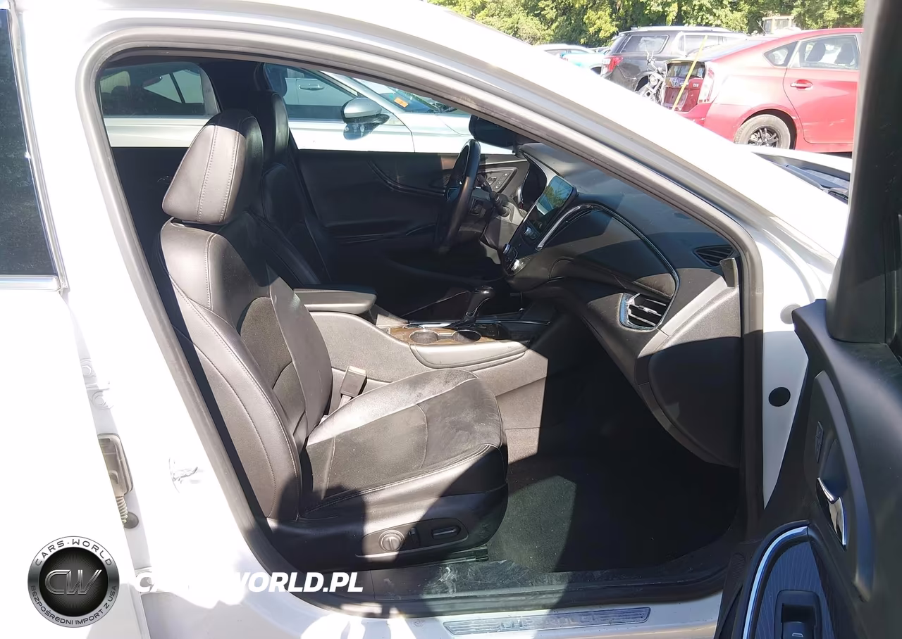 2017 Chevrolet Malibu Premier VIN:1G1ZH5SX5HF181864 - 5