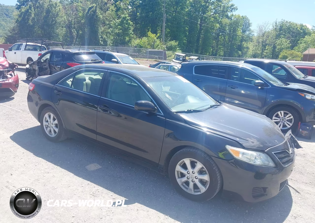 2011 Toyota Camry Le – zdjęcie 1 z 17
