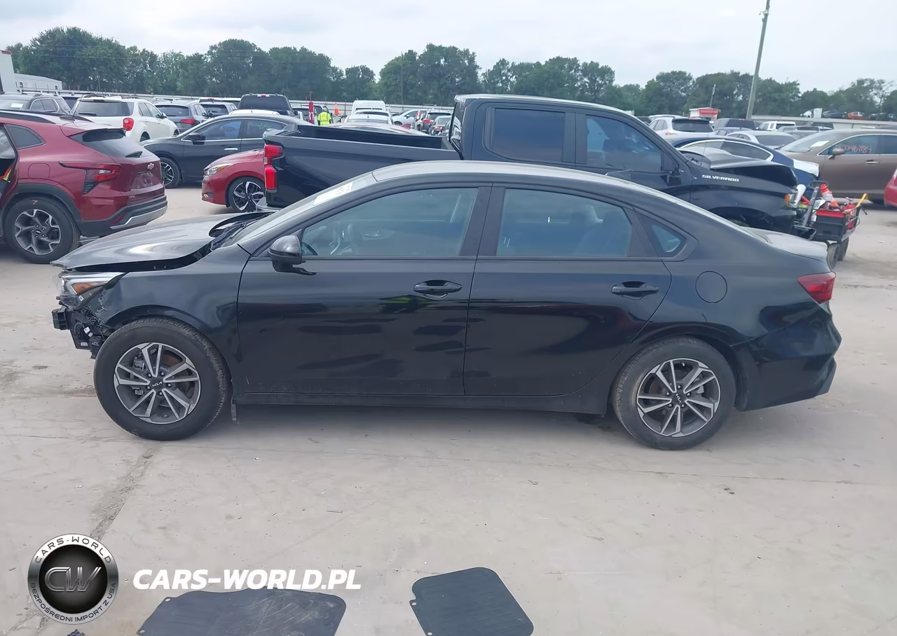 2023 Kia Forte Lxs VIN:3KPF24ADXPE599391 - 15