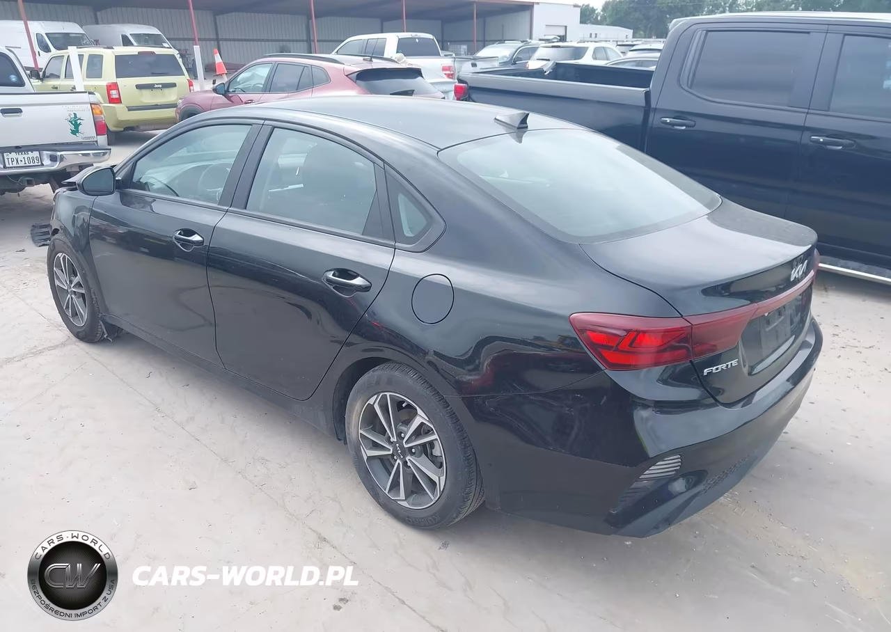 2023 Kia Forte Lxs VIN:3KPF24ADXPE599391 - 3