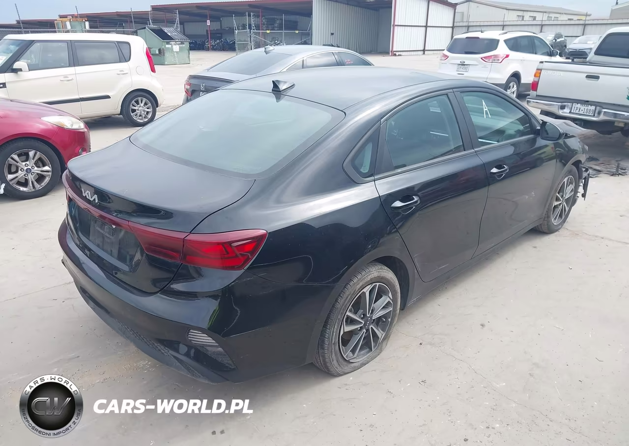 2023 Kia Forte Lxs VIN:3KPF24ADXPE599391 - 4