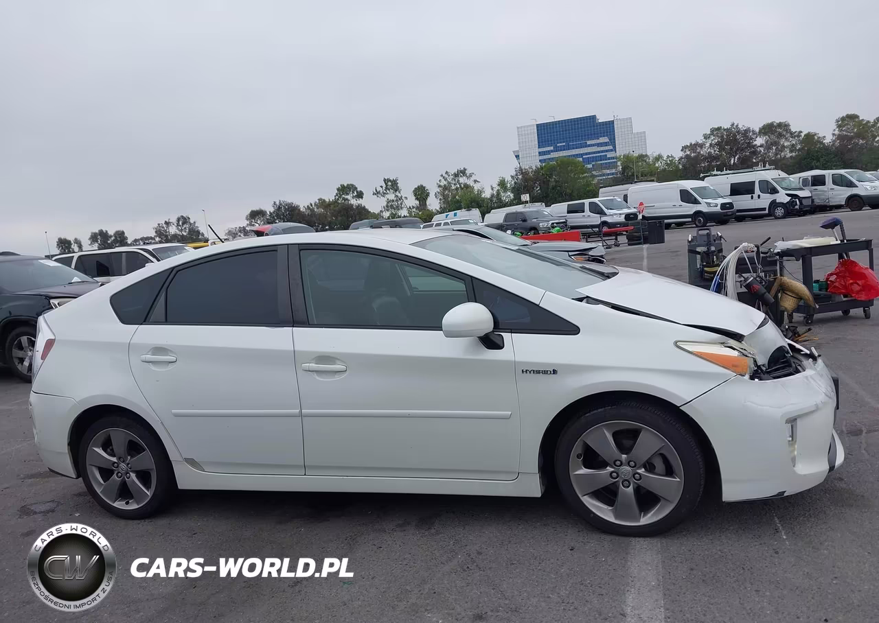 2013 Toyota Prius Three Se VIN:JTDKN3DU3D1646142 - 13