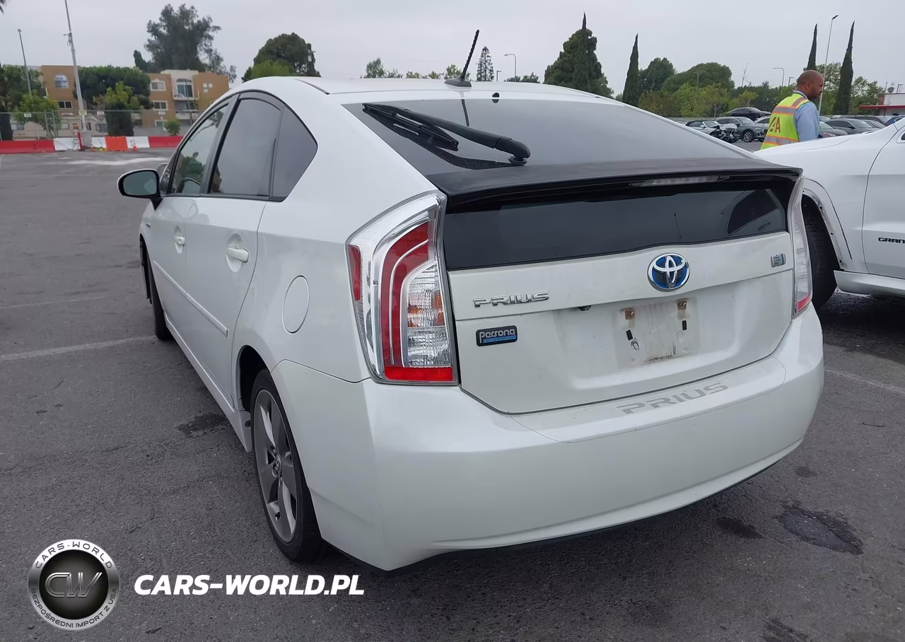 2013 Toyota Prius Three Se VIN:JTDKN3DU3D1646142 - 3