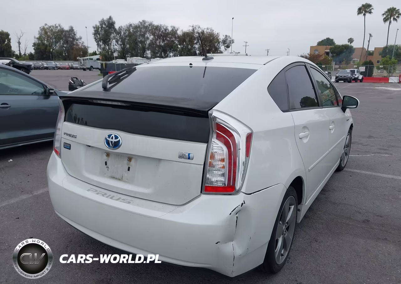 2013 Toyota Prius Three Se VIN:JTDKN3DU3D1646142 - 4