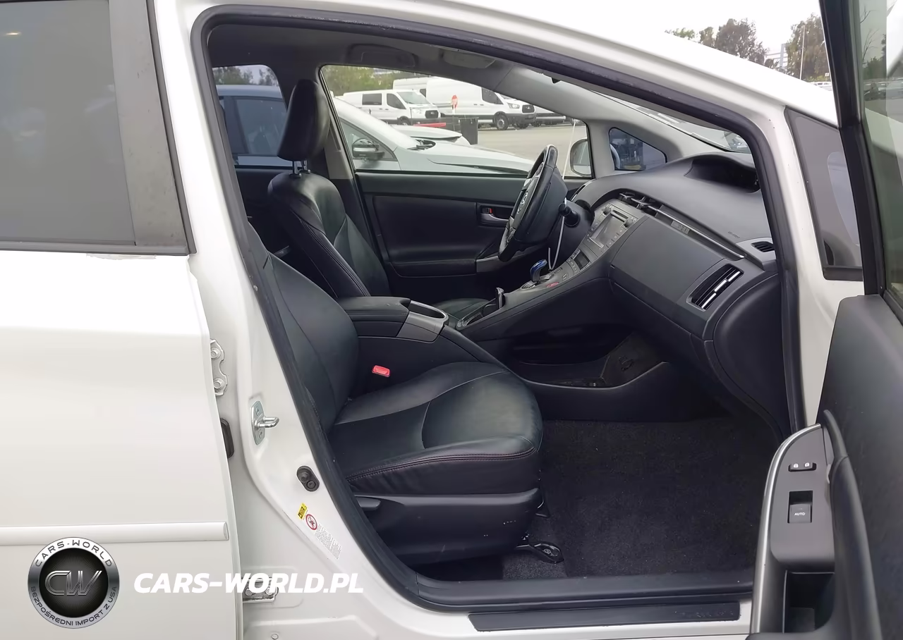 2013 Toyota Prius Three Se VIN:JTDKN3DU3D1646142 - 5