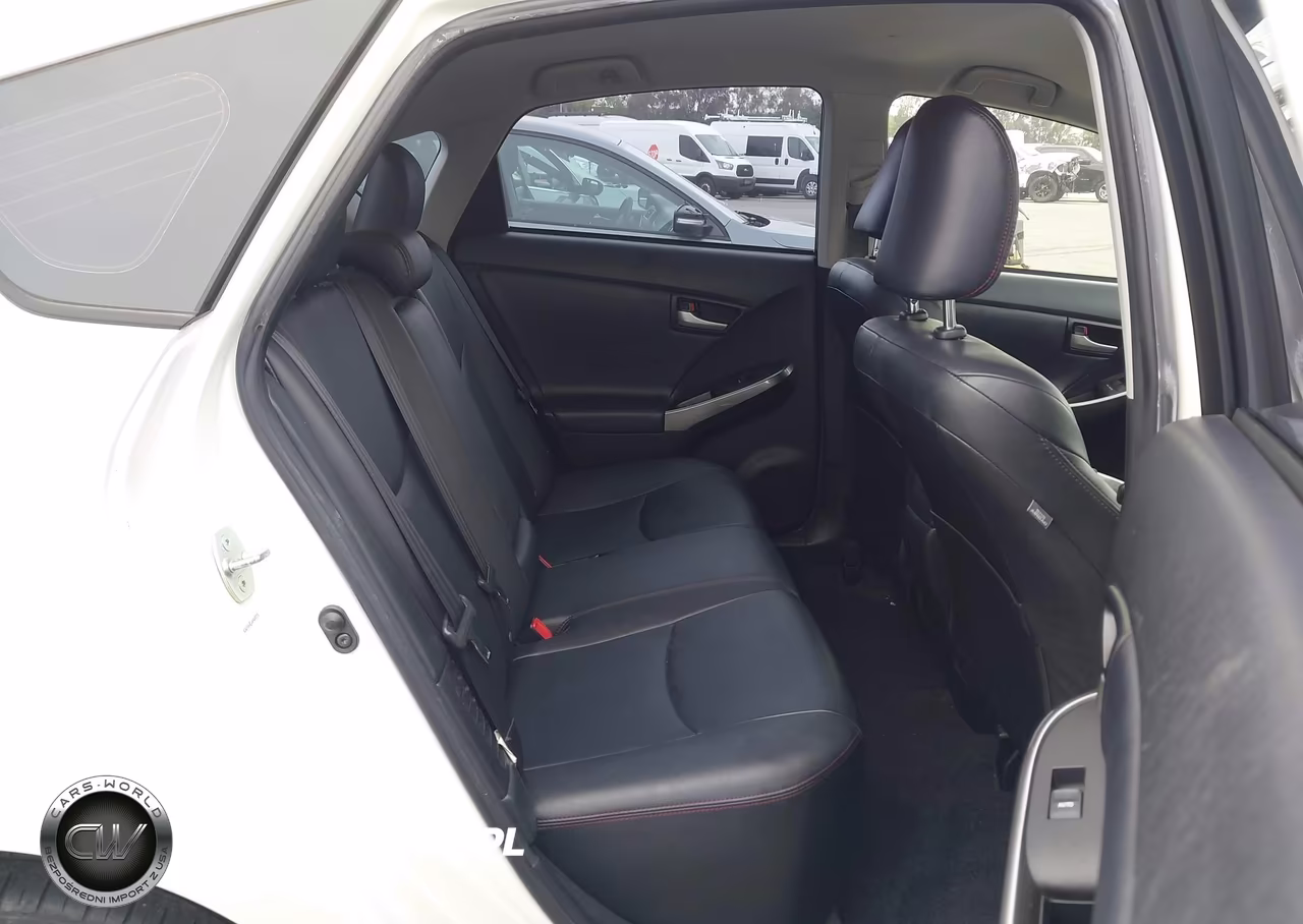 2013 Toyota Prius Three Se VIN:JTDKN3DU3D1646142 - 8