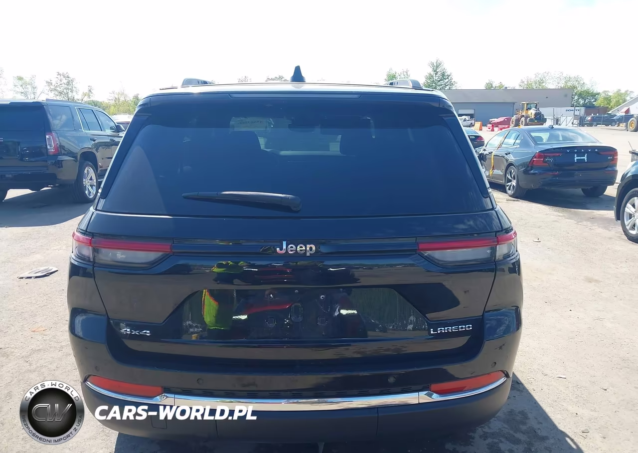 2023 Jeep Grand Cherokee Laredo 4X4 VIN:1C4RJHAG1P8911710 - 15