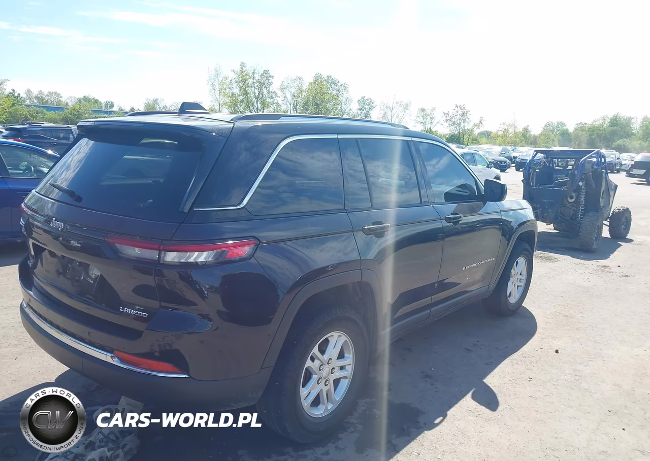 2023 Jeep Grand Cherokee Laredo 4X4 VIN:1C4RJHAG1P8911710 - 4