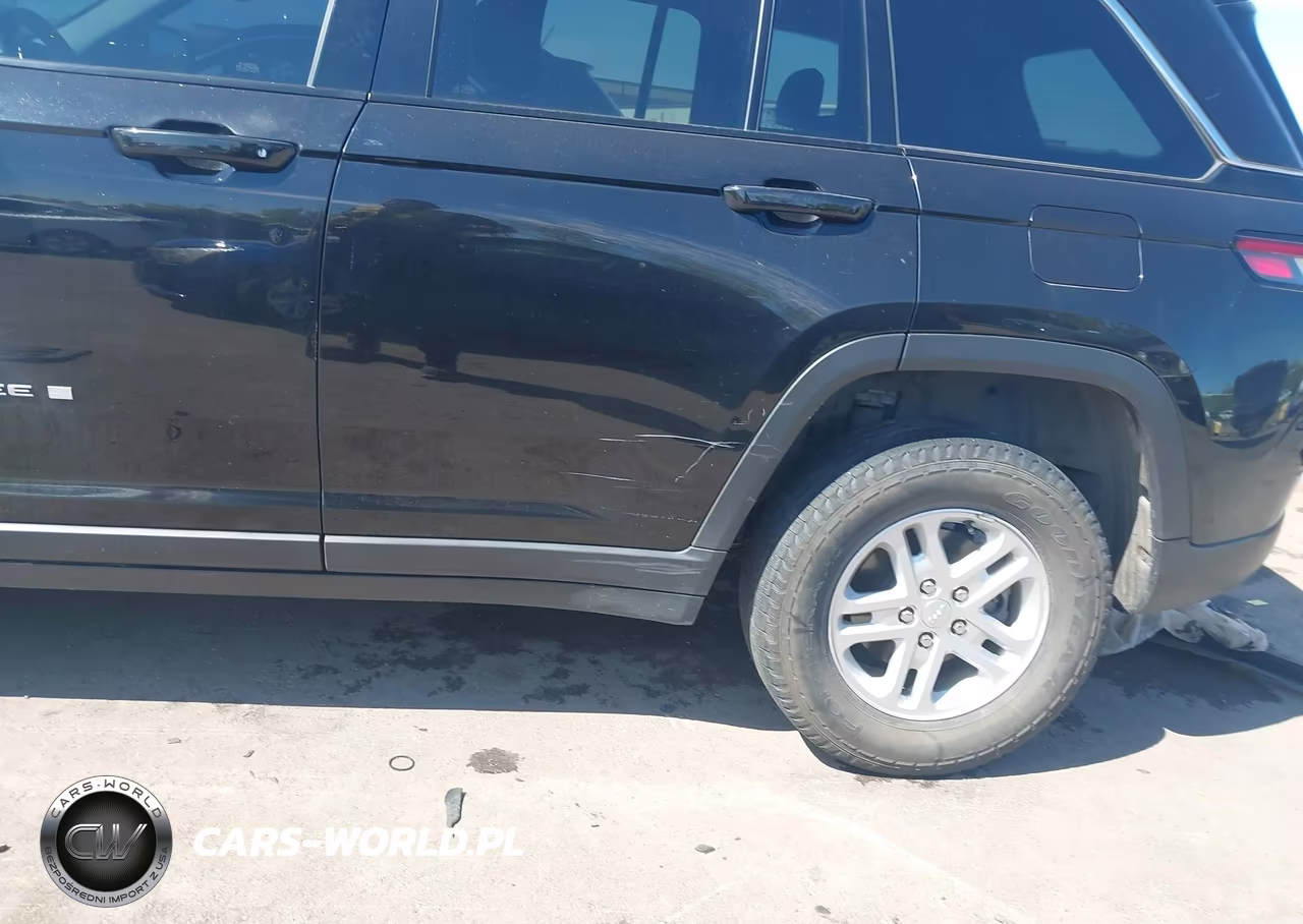 2023 Jeep Grand Cherokee Laredo 4X4 VIN:1C4RJHAG1P8911710 - 6