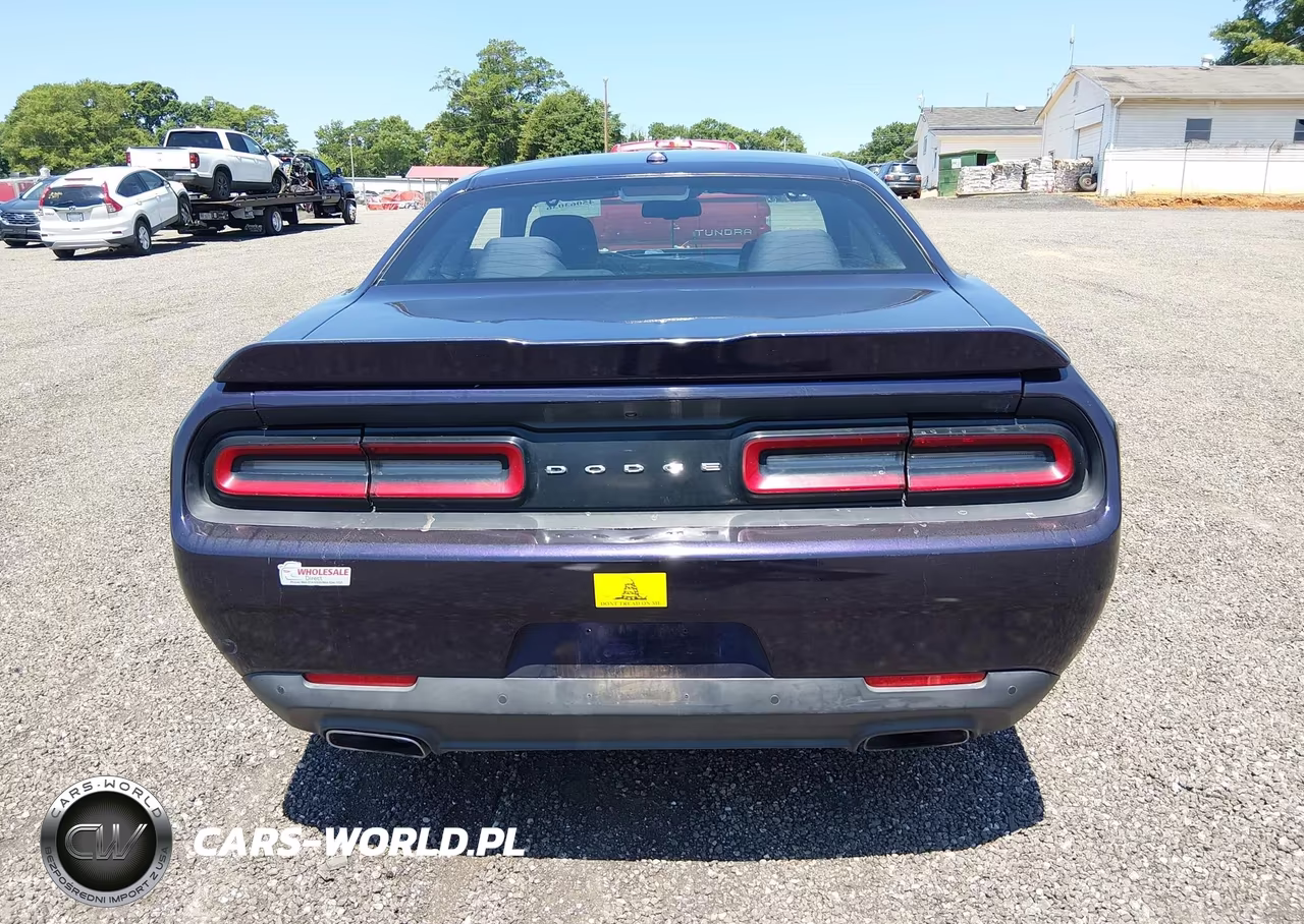 2015 Dodge Challenger Sxt VIN:2C3CDZAG1FH804009 - 16