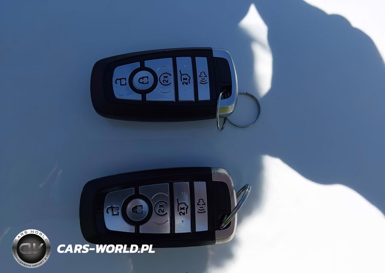 2020 Ford Escape Titanium VIN:1FMCU9J92LUA76931 - 11