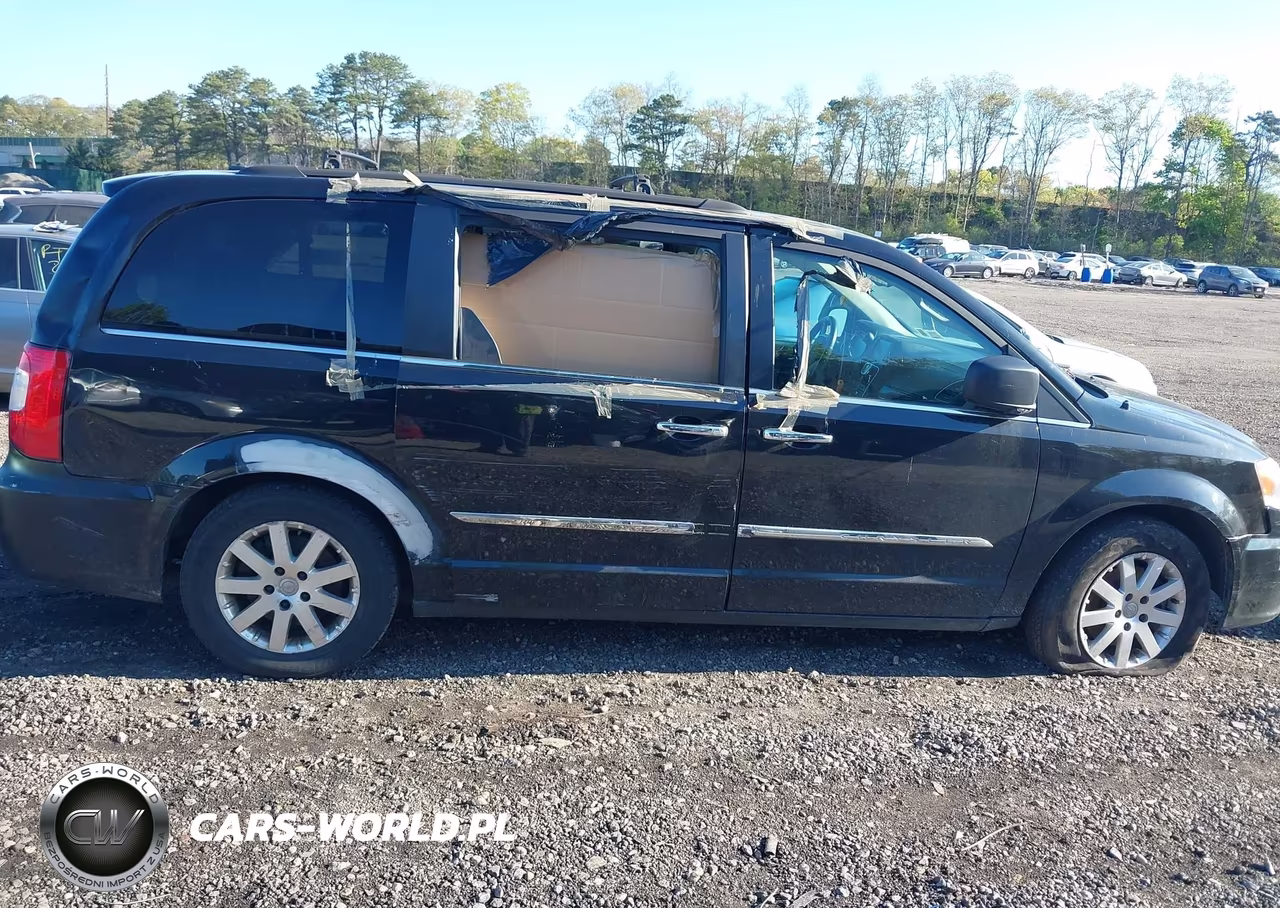 2016 Chrysler Town & Country Touring VIN:2C4RC1BG8GR248222 - 13