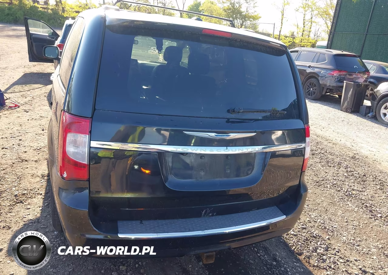 2016 Chrysler Town & Country Touring VIN:2C4RC1BG8GR248222 - 16