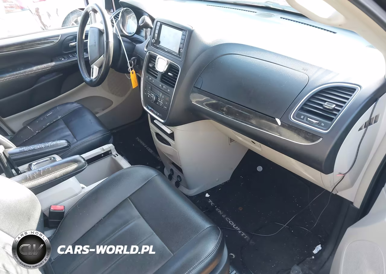 2016 Chrysler Town & Country Touring VIN:2C4RC1BG8GR248222 - 5