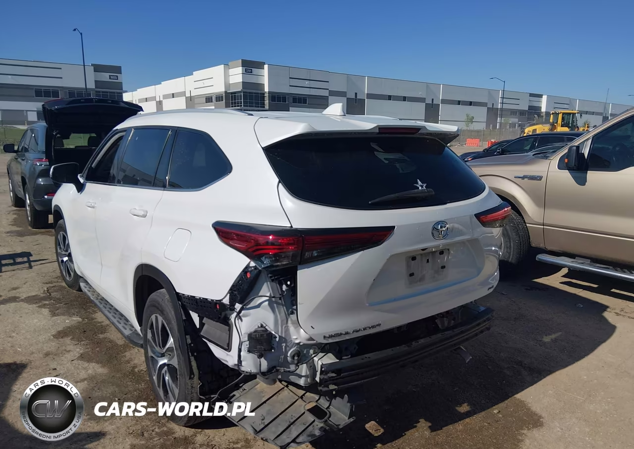 2022 Toyota Highlander Xle VIN:5TDGZRAH7NS126650 - 3
