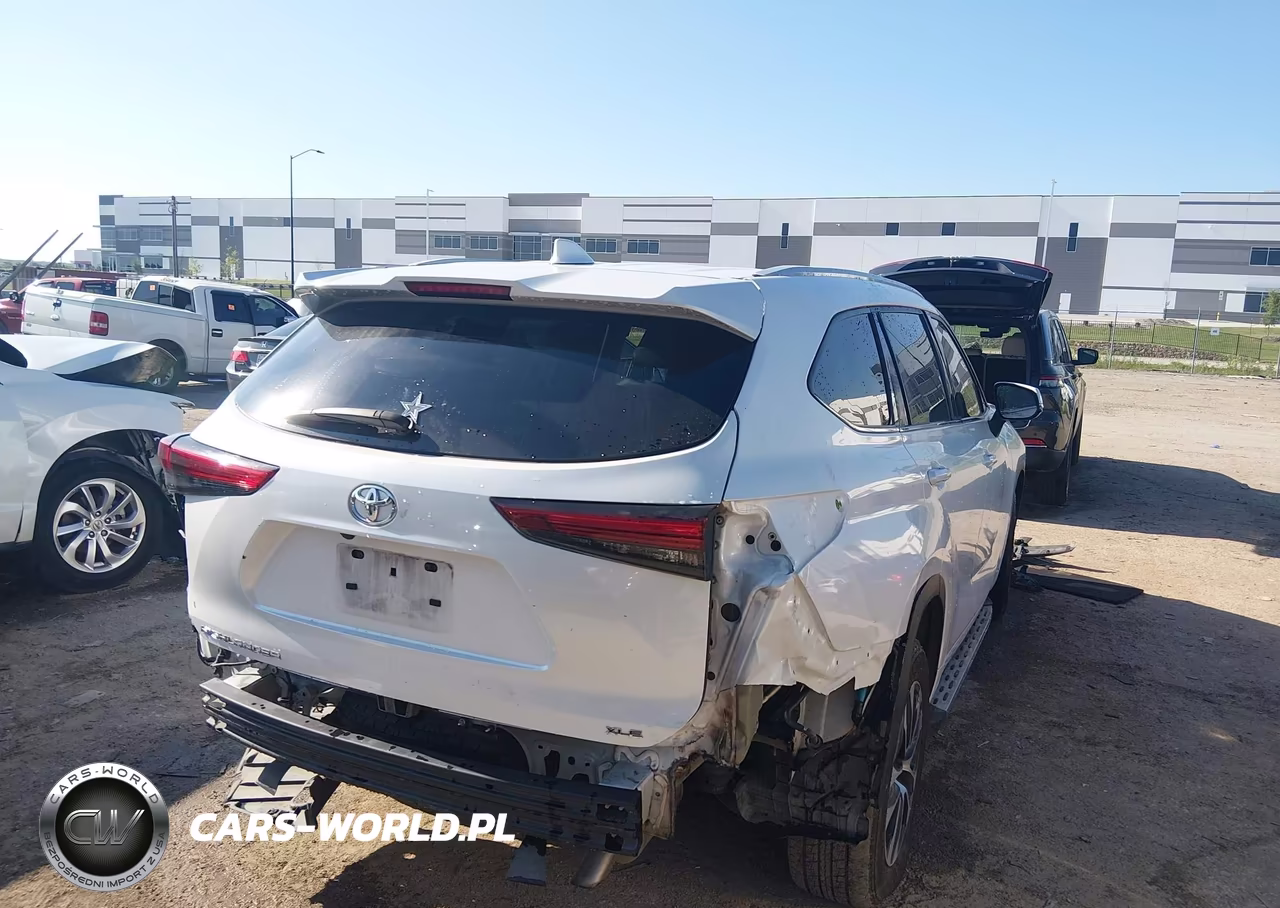 2022 Toyota Highlander Xle VIN:5TDGZRAH7NS126650 - 4