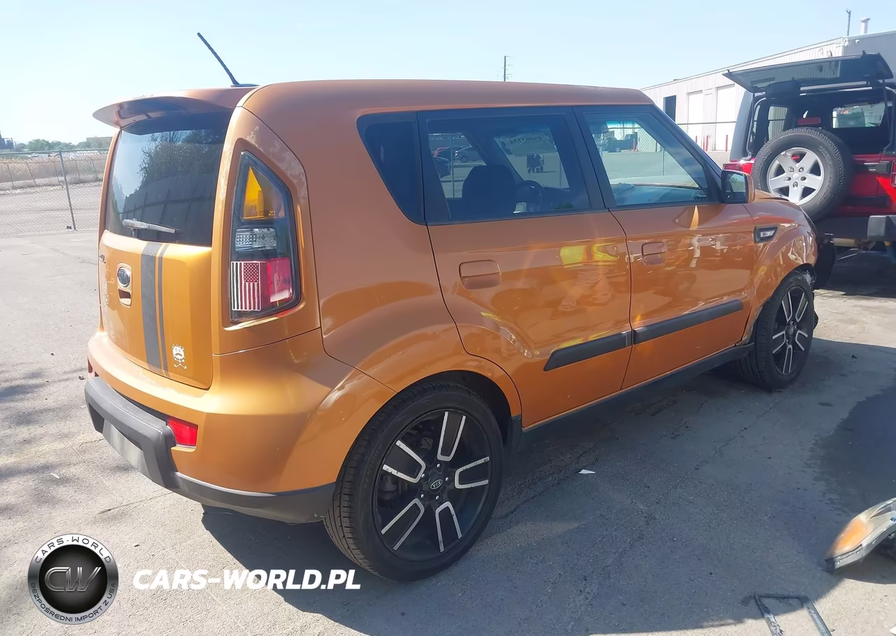 2010 Kia Soul + VIN:KNDJT2A28A7103151 - 4