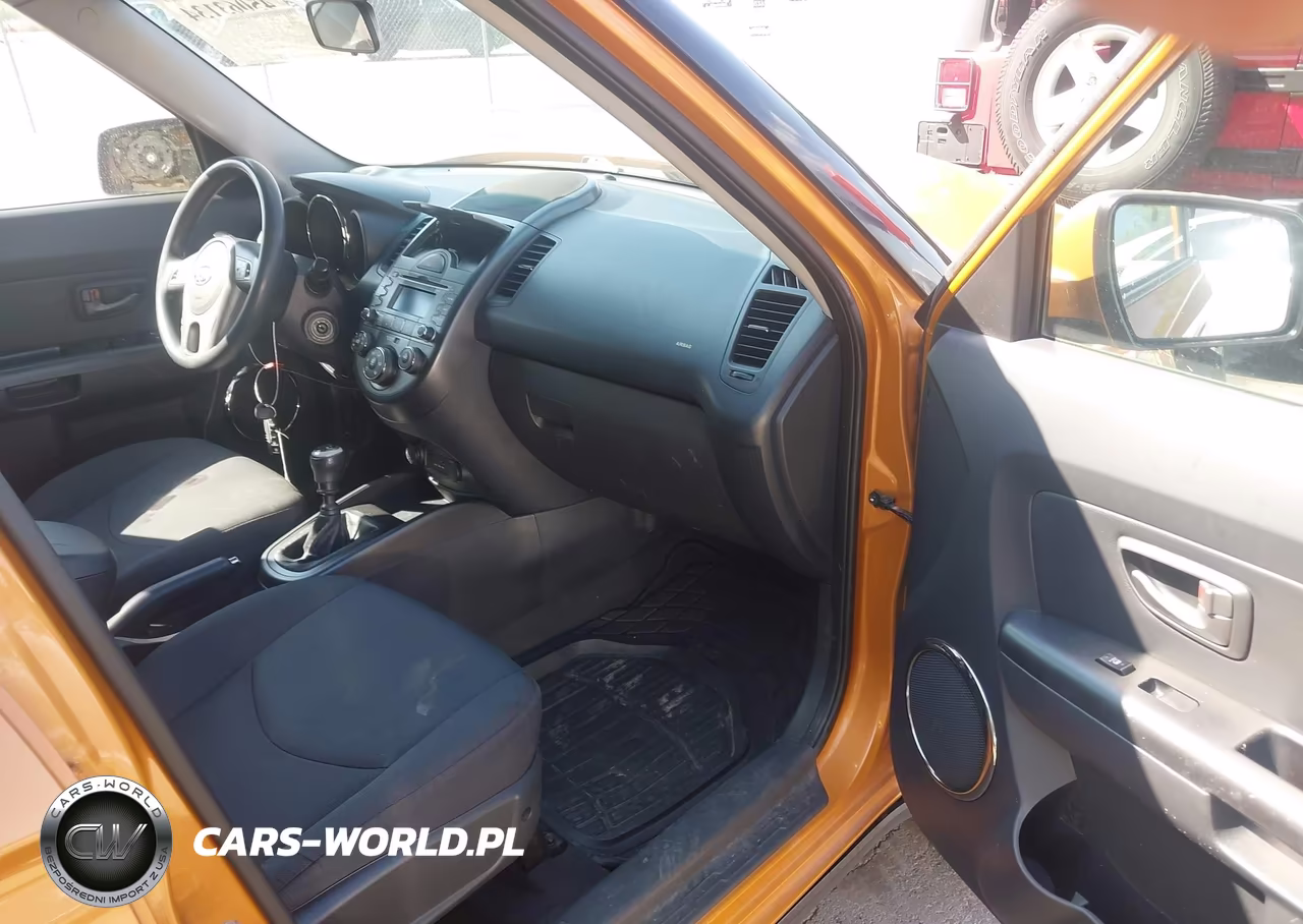 2010 Kia Soul + VIN:KNDJT2A28A7103151 - 5