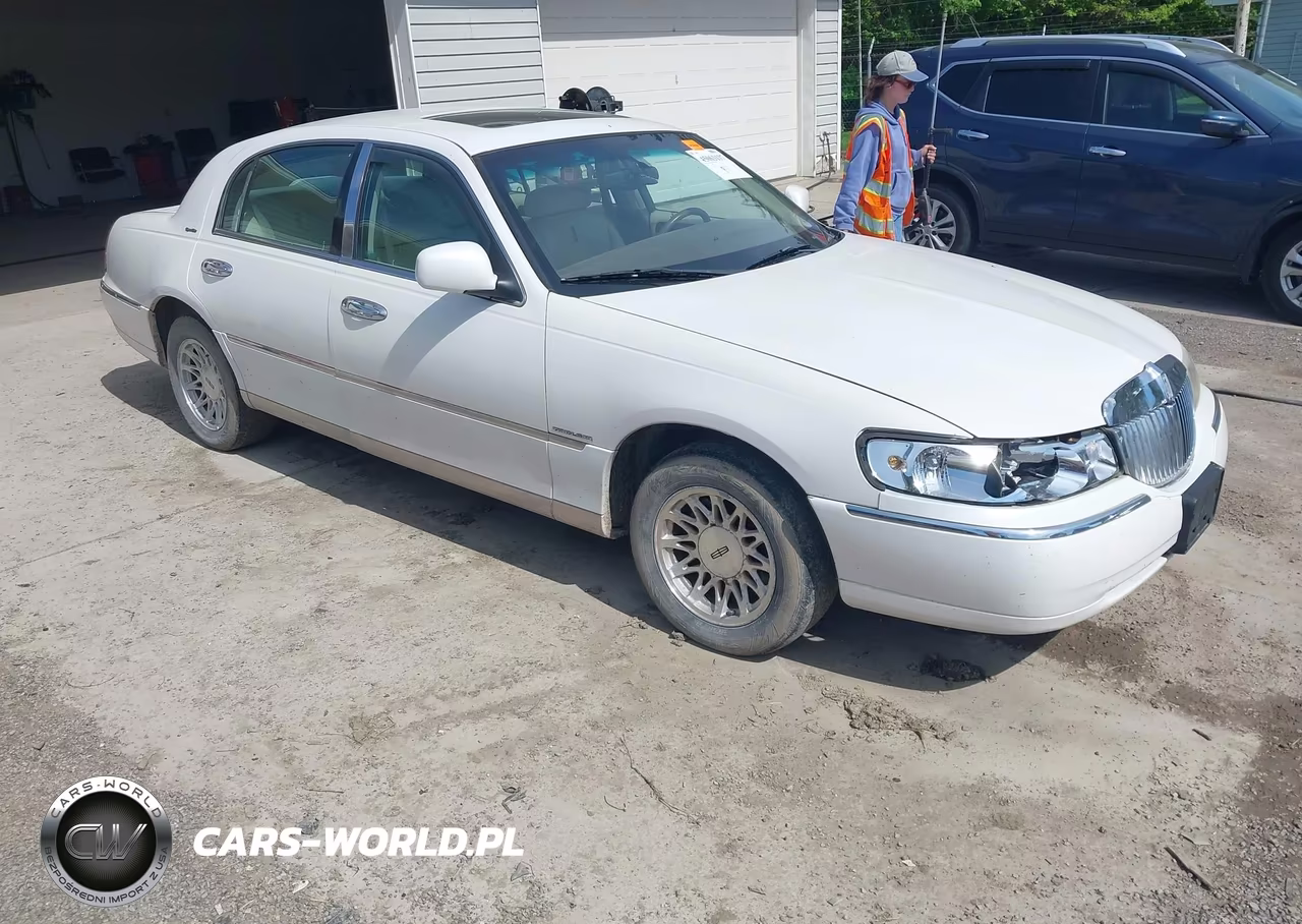1998 Lincoln Town Car Signature