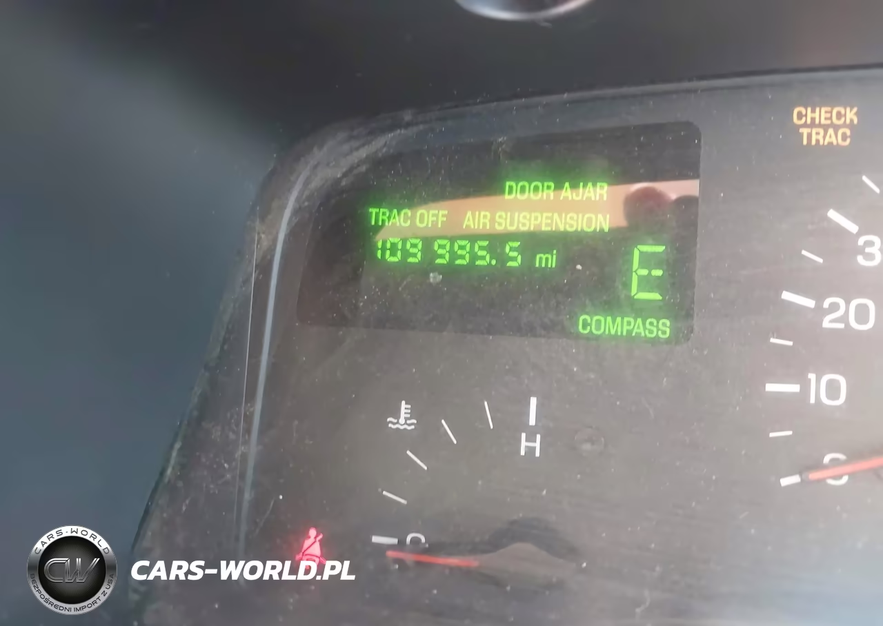 1998 Lincoln Town Car Signature VIN:1LNFM82W0WY723187 - 15