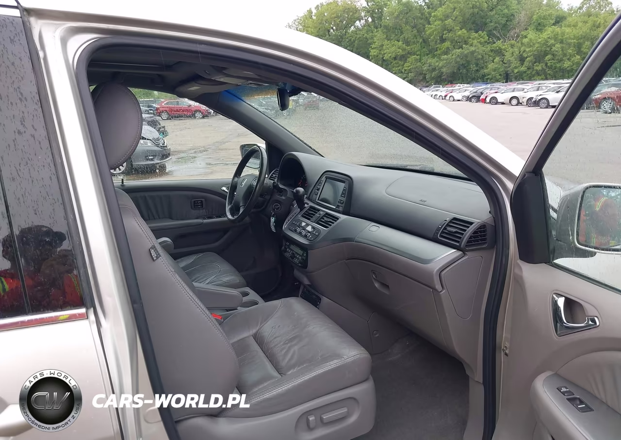 2008 Honda Odyssey Touring VIN:5FNRL38968B073955 - 5