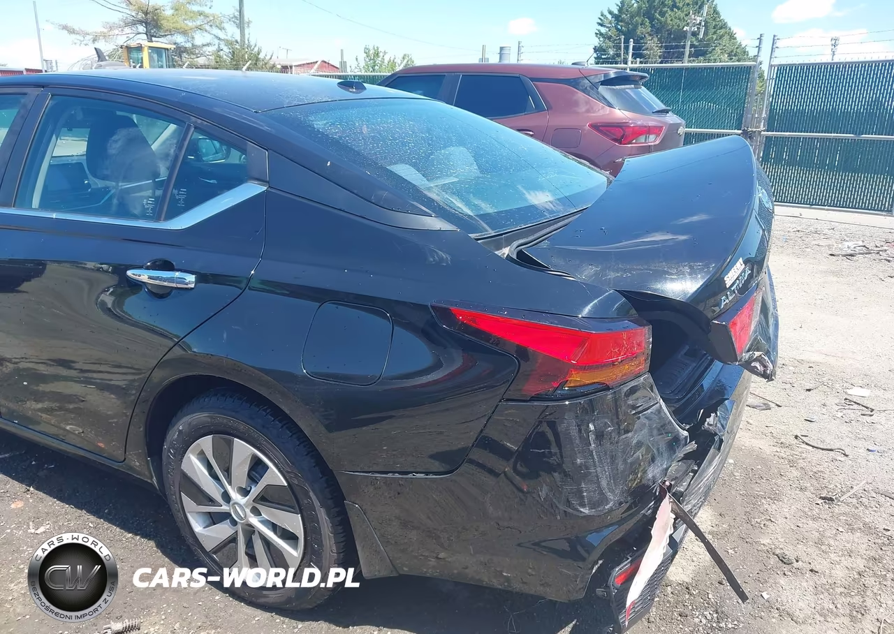 2019 Nissan Altima 2.5 S VIN:1N4BL4BV2KC133852 - 17