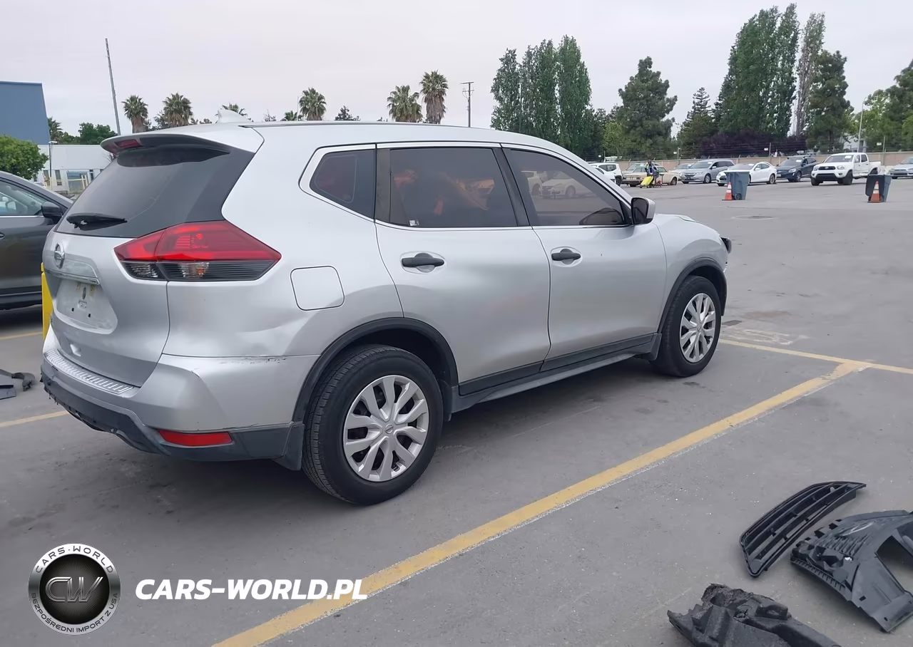 2018 Nissan Rogue S VIN:KNMAT2MT3JP540608 - 4