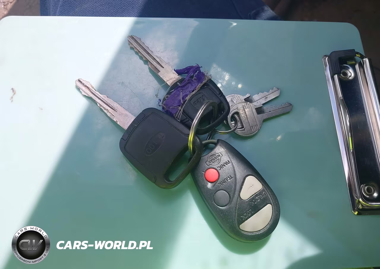 2000 Nissan Maxima Gle-Gxe-Se VIN:JN1CA31DXYT733814 - 11