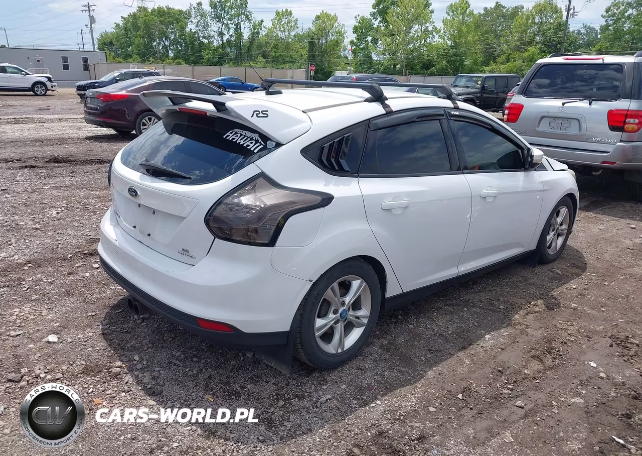 2014 Ford Focus Se VIN:1FADP3K23EL281462 - 4