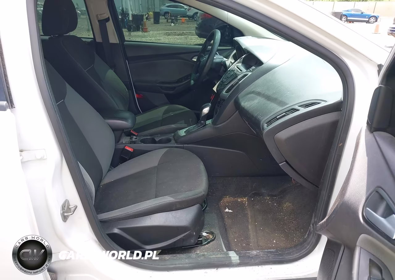2014 Ford Focus Se VIN:1FADP3K23EL281462 - 5