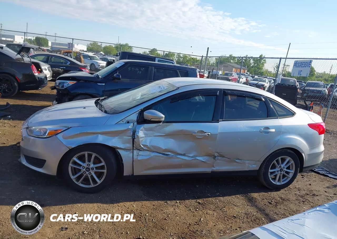2016 Ford Focus Se VIN:1FADP3F21GL377944 - 15