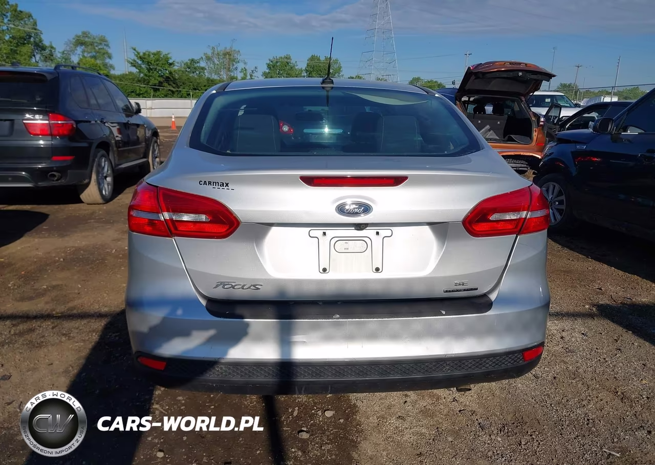 2016 Ford Focus Se VIN:1FADP3F21GL377944 - 17