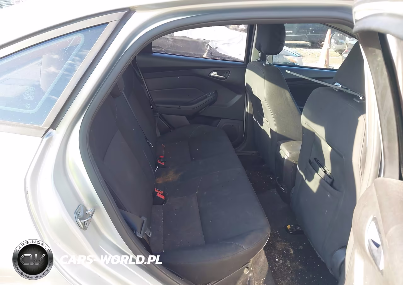 2016 Ford Focus Se VIN:1FADP3F21GL377944 - 8