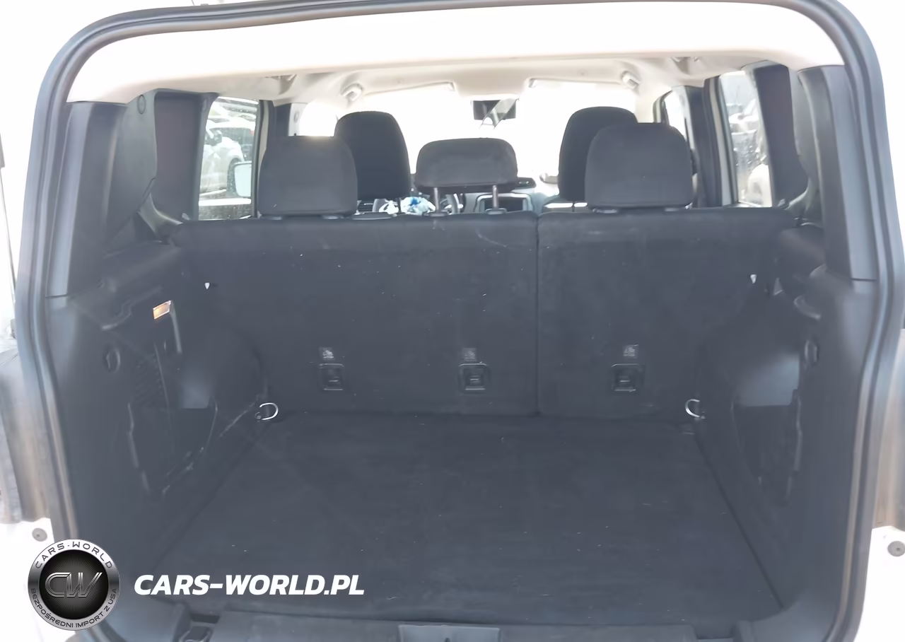 2023 Jeep Renegade Latitude 4X4 VIN:ZACNJDB18PPP41126 - 18