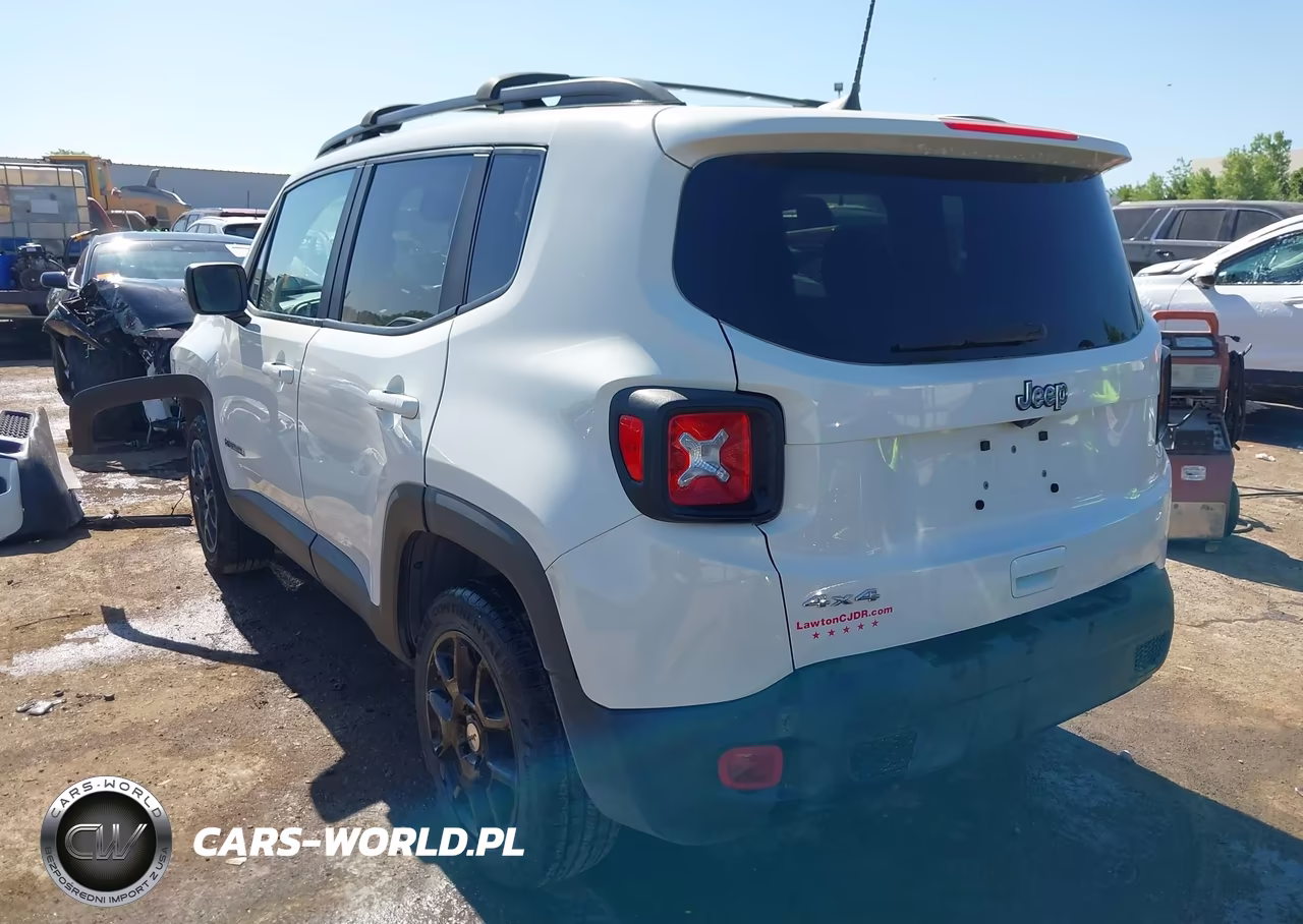 2023 Jeep Renegade Latitude 4X4 VIN:ZACNJDB18PPP41126 - 3