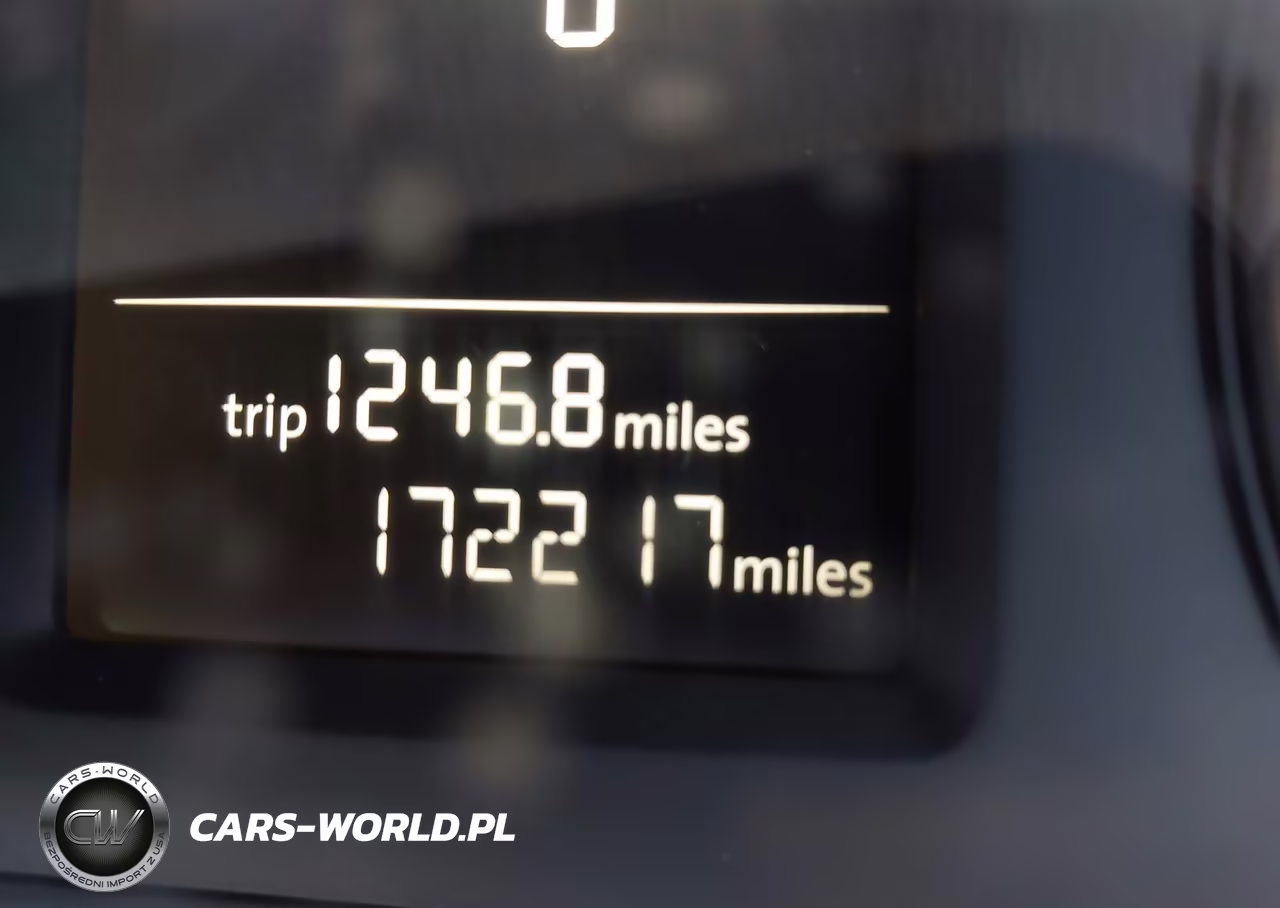 2014 Volkswagen Passat 1.8T Wolfsburg Edition VIN:1VWAT7A39EC102073 - 12