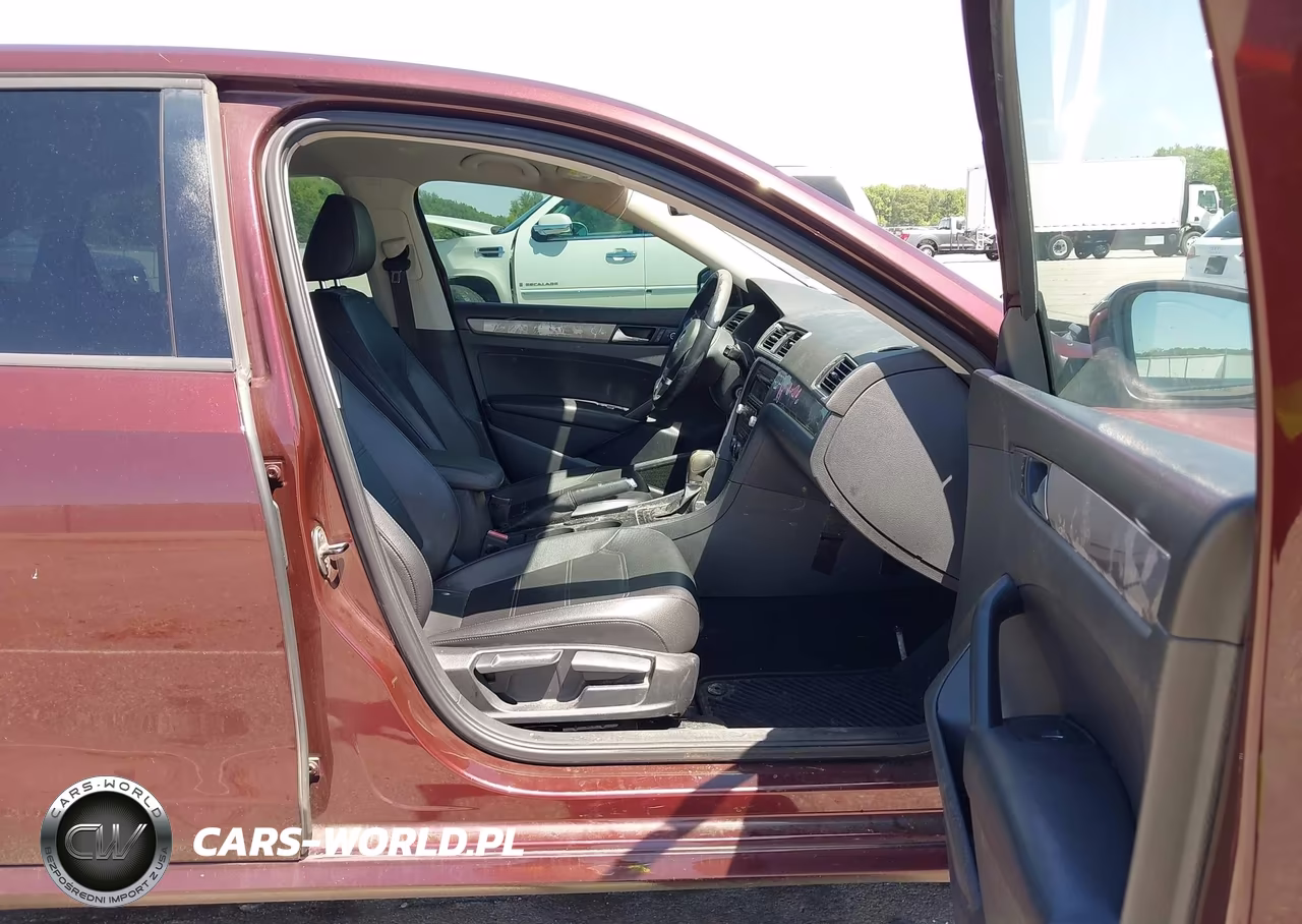 2014 Volkswagen Passat 1.8T Wolfsburg Edition VIN:1VWAT7A39EC102073 - 5