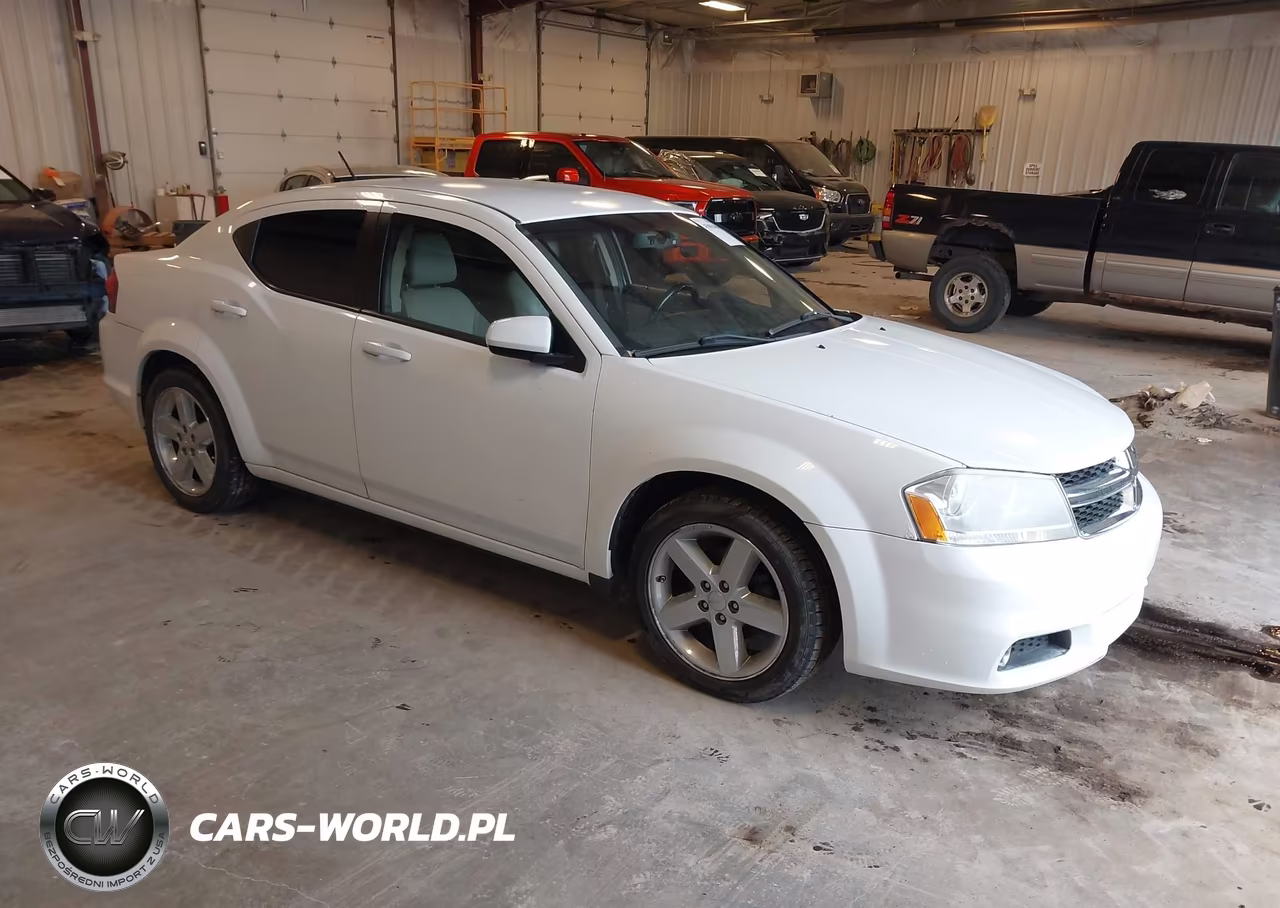 2011 Dodge Avenger Lux