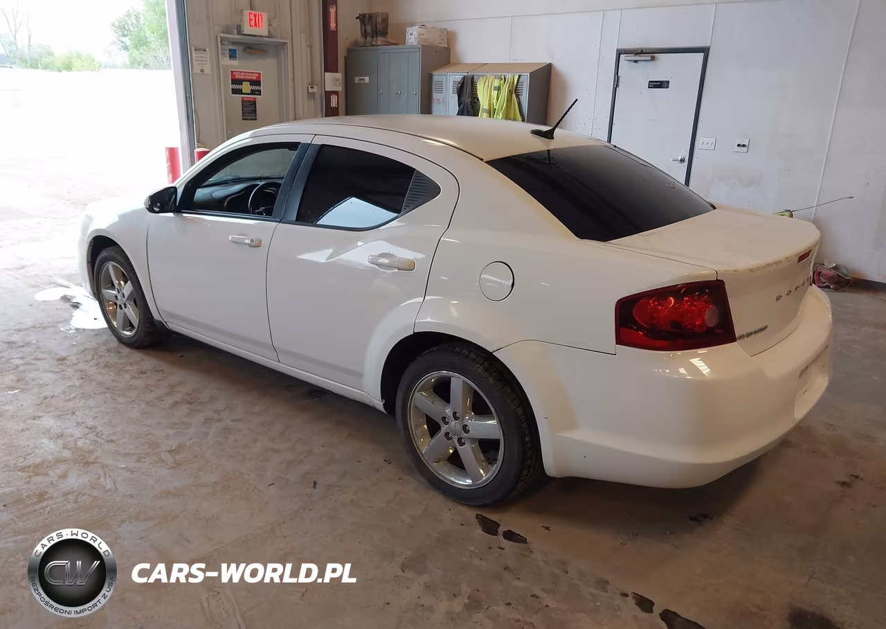 2011 Dodge Avenger Lux VIN:1B3BD2FB3BN573337 - 3