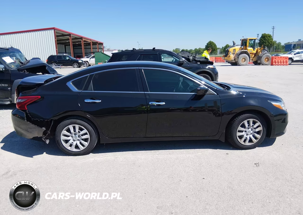 2018 Nissan Altima 2.5 S VIN:1N4AL3AP5JC244807 - 14