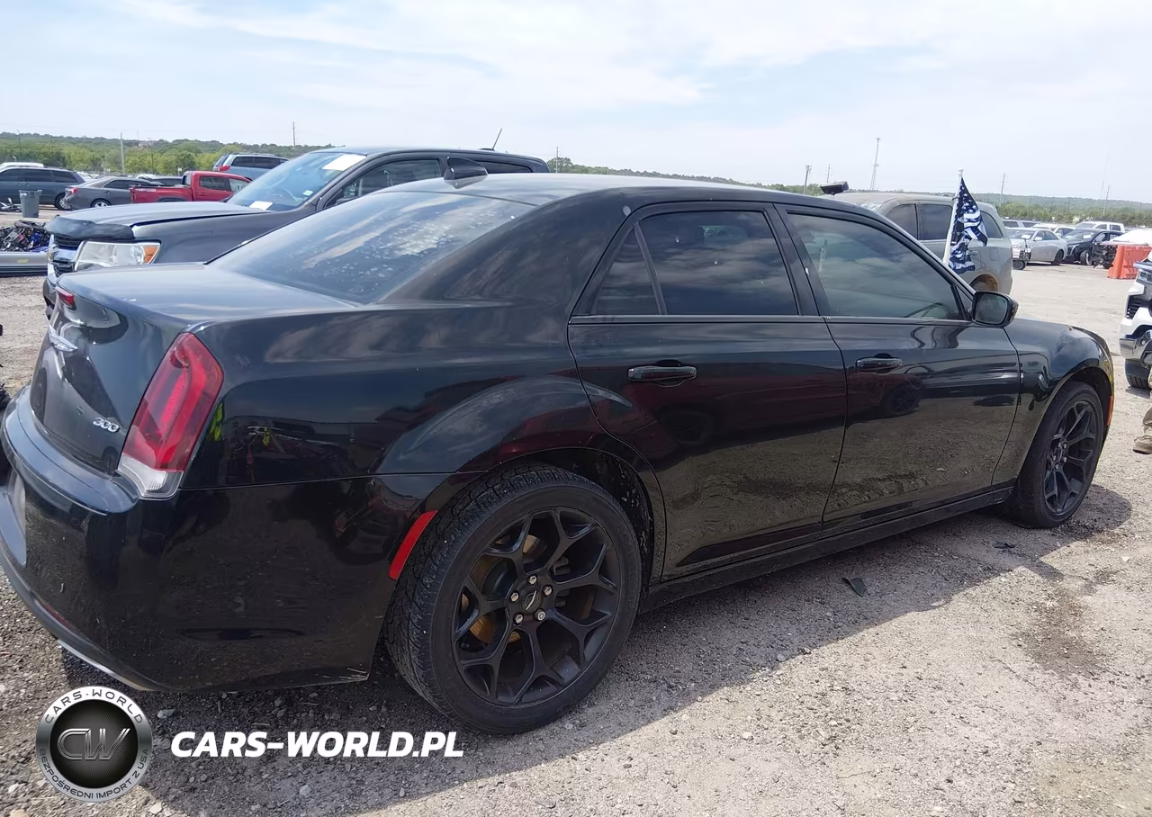 2020 Chrysler 300 Touring VIN:2C3CCAAG2LH115659 - 13