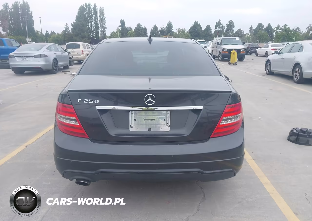 2012 Mercedes-Benz C 250 Sport VIN:WDDGF4HBXCR238860 - 16